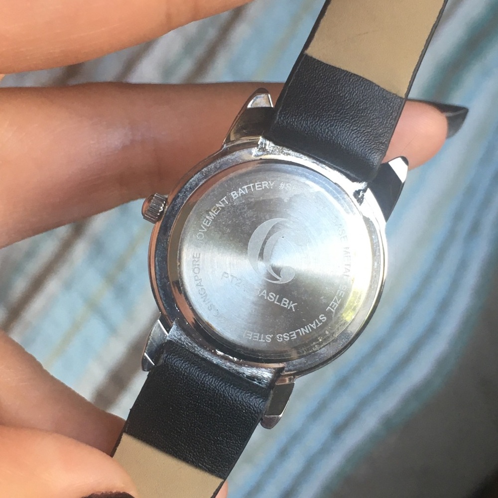 Cat Face Crystal Bow Leather Strap Watch - Black - Picture 4 of 4
